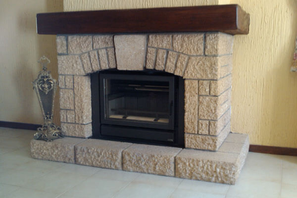 Chimenea-de-obra-en-piedra-Gard-picada-y-Bodart-&-Gonay-Infire-683